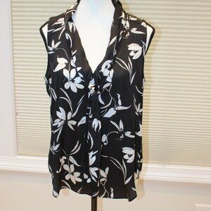 Banana Republic- Black and white floral sleeveless blouse- Size  S- New- no tags